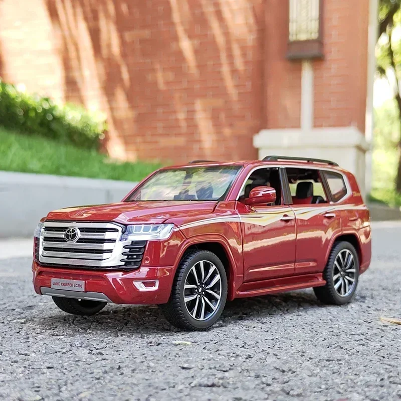 โมเดลรถแลนด์ครุยเซอร์ LC300 อัลลอยด์ ขนาด 1:24 พร้อมเสียงและไฟ ของเล่นแบบดึงหลัง รถออฟโรด ของสะสม ตกแต่ง