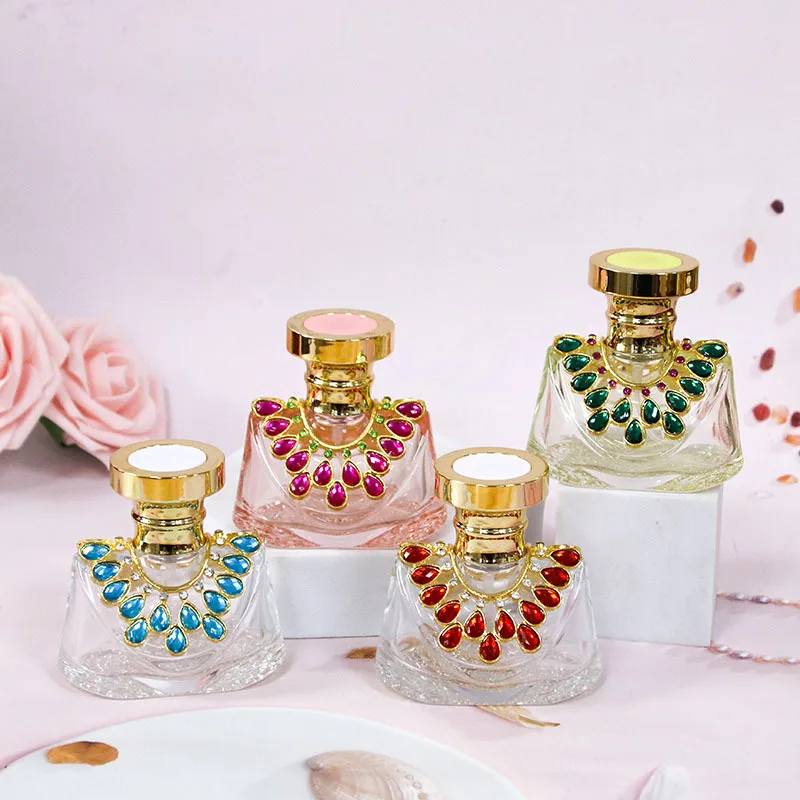 

30pcs 30ml/1 oz Metal Necklace Perfume Bottle Essential Oil Refillable Attar Glass Spray Bottles Home Decoration
