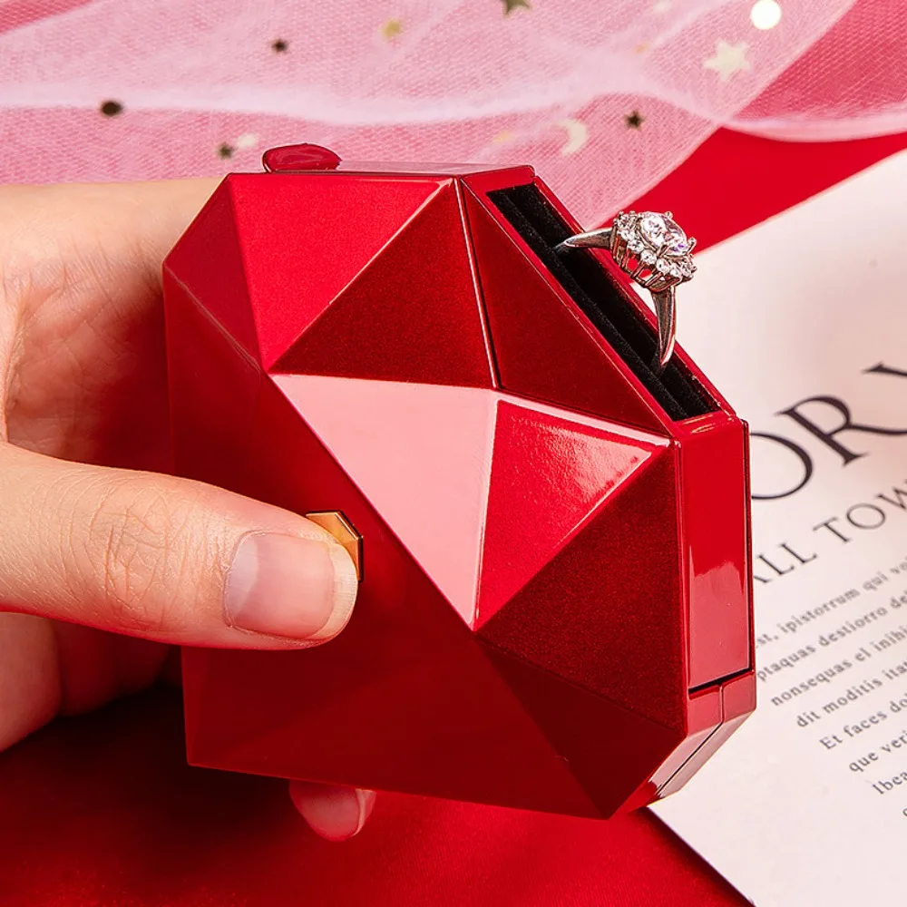 

Пылезащитная шкатулка для колец, водонепроницаемая шкатулка для колец с красным сердцем и бриллиантом, элегантная белая автоматическая всплывающая шкатулка для драгоценностей на свадьбу