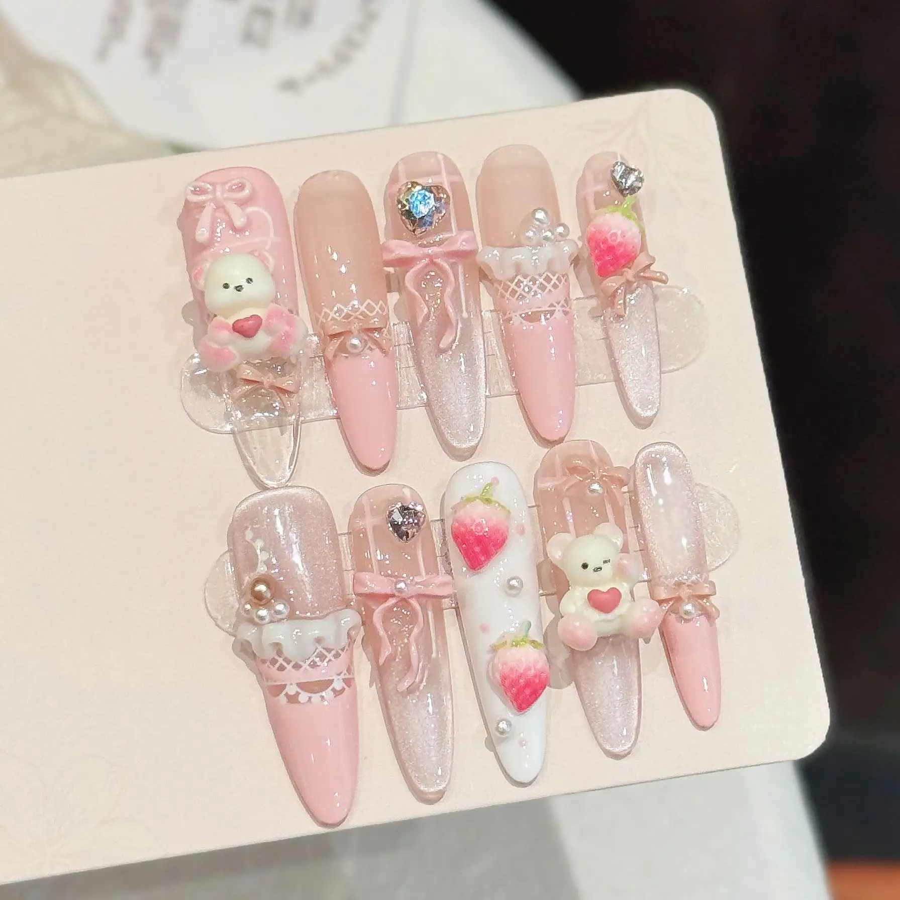 10 stücke Cartoon Kleine Bär Drücken Auf Nagel Romantische Rosa Lange Mandel Süße Mädchen Handgemachte Gefälschte Nägel Bogen Erdbeere Dekor falsche Nagel