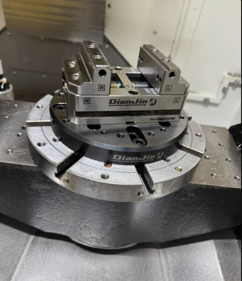 DJ-9015CRM/DJ-9019CRM Self  Centering Clamp 52HRC High Rigidity Self Centering Vise Four Five Axis Fixture Self Centering Pliers