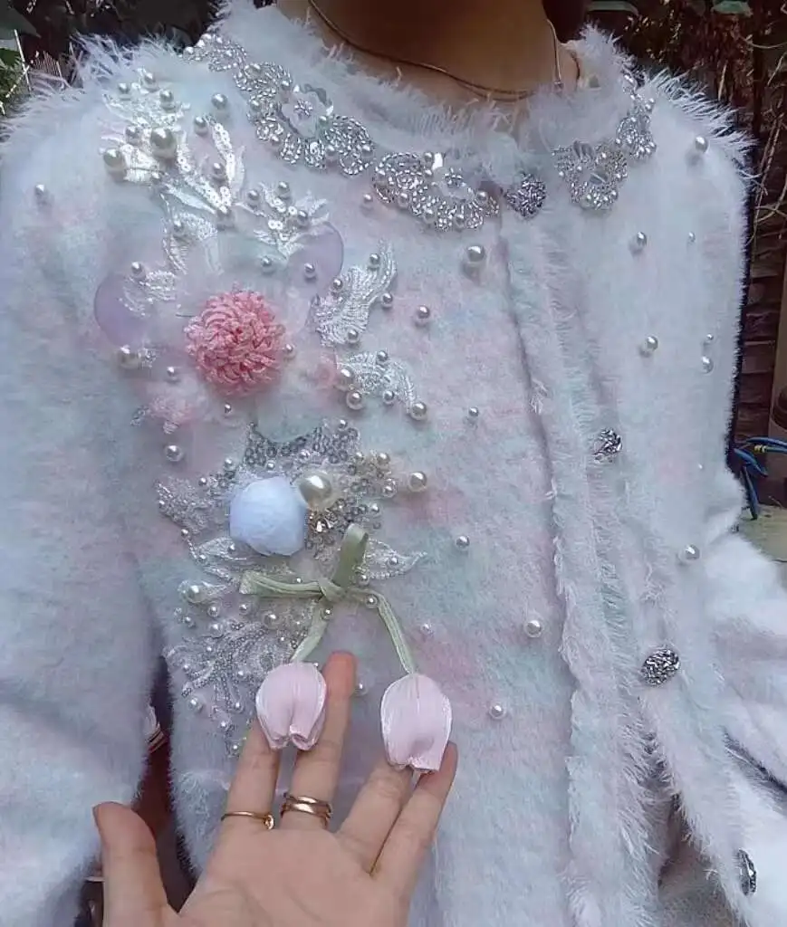 Nowość Jesień Zima 2024 Trend Bg Cekinowy 3D Wers Dias Guziki Dzianinowy Kardigan Damski Słodki Sweter Płaszcz