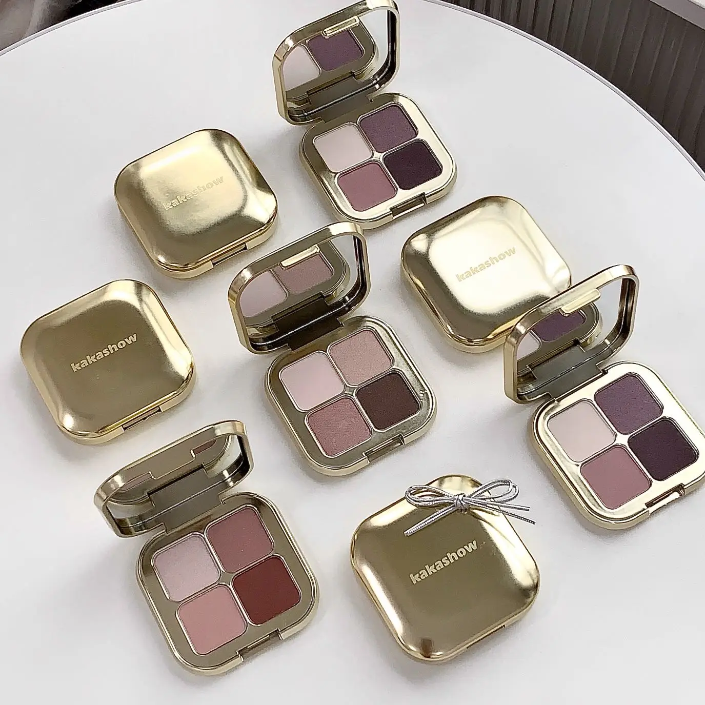 Kakashow Resaltador de brillo nacarado paleta de sombras de ojos deslumbrante Desarrollo de color duradero, resistente al sudor y al agua