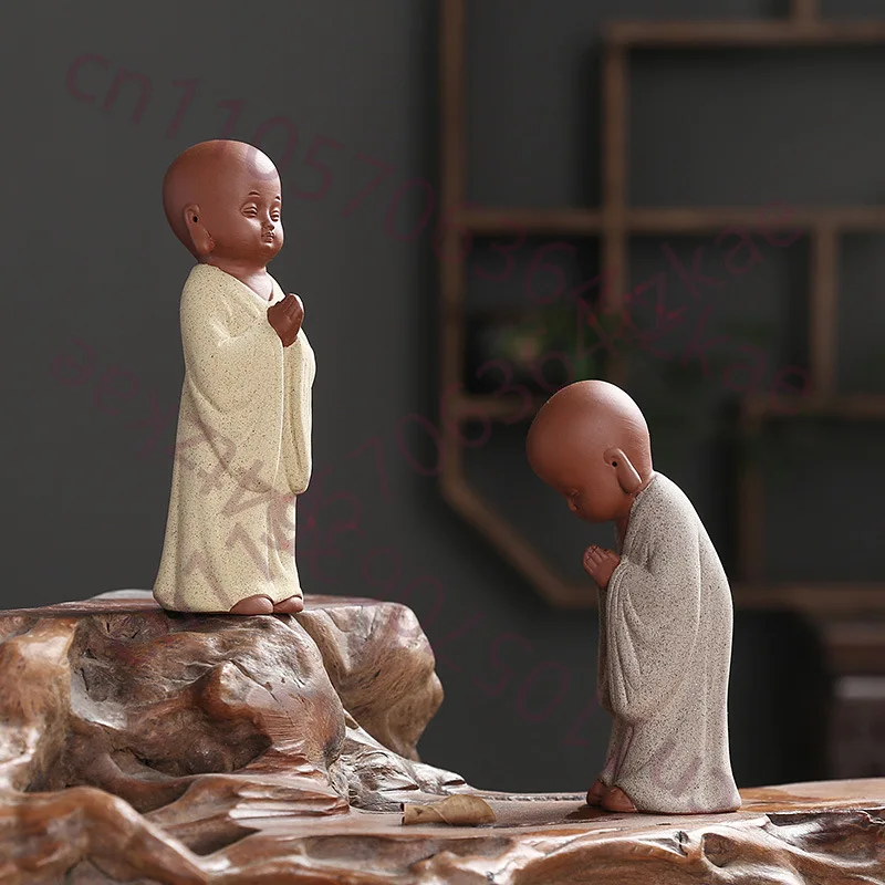 Kreative Keramik-Segenfigur Kleiner Mönch aus Lila Sand, Kung-Fu-Charaktermodell für Wohnzimmer, Schlafzimmer und Tee-Set