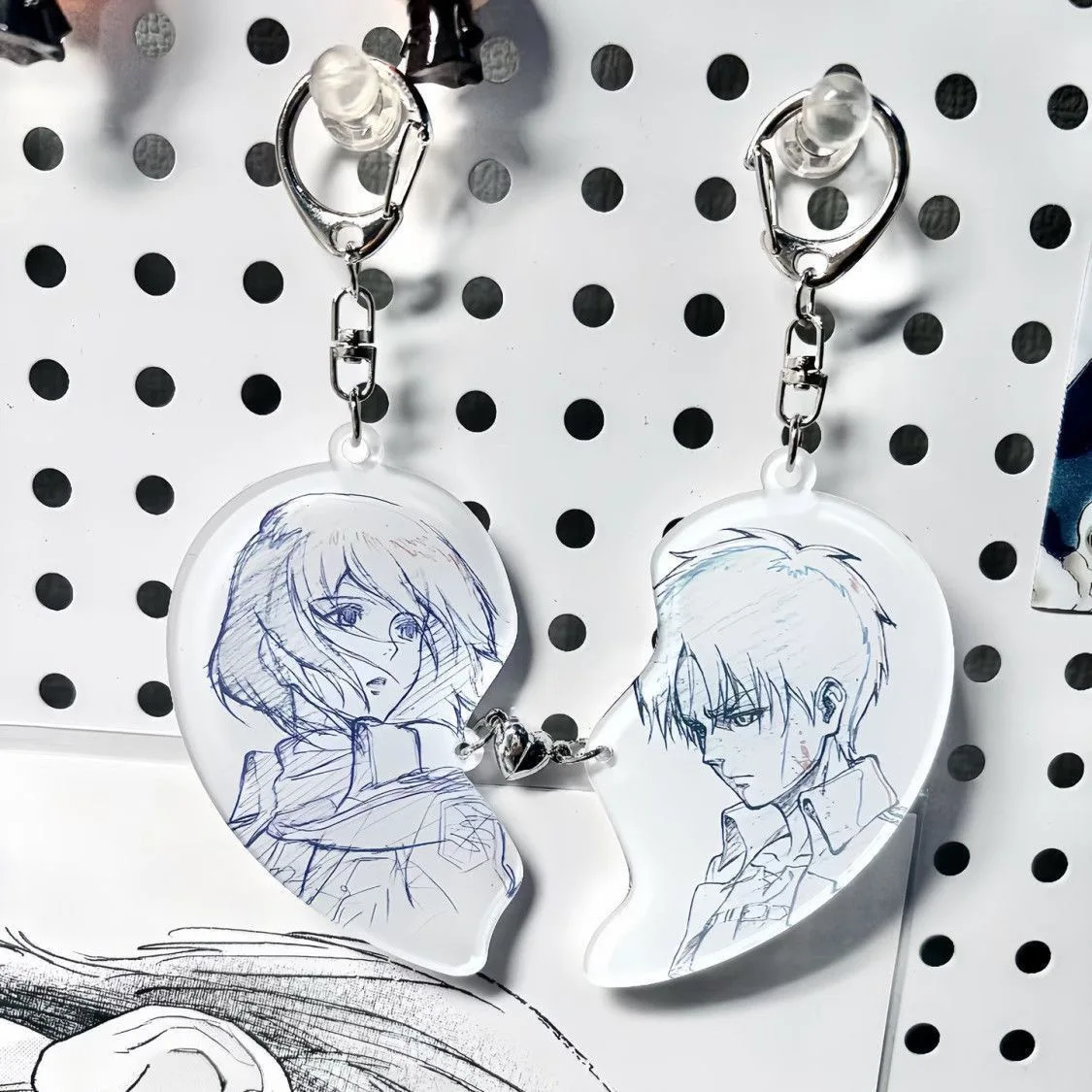 2pcs/set Anime Attack Mikasa Ackerman Figure Acrylic Heart Shape Keychain Backpack Pendant Cosplay Accessories Couple BFF Gifts