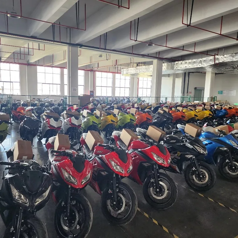 Zuimi 10000W Electric Motorcycle Adult Off-road Dirt Bike 72V 55MPH High Power Motocross Bike with Racing Suits