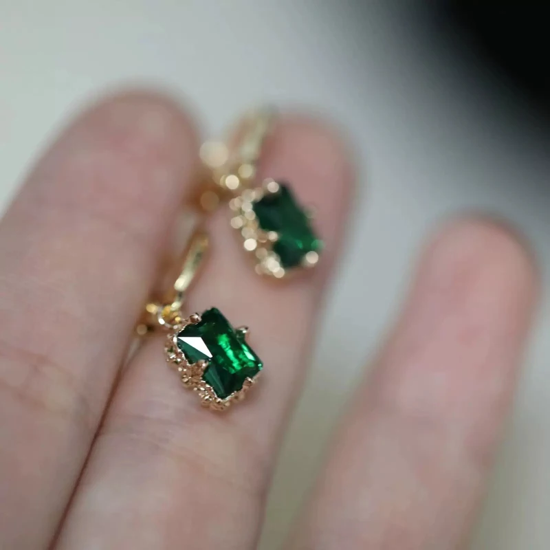 Exquisite Square Small Earings Original Design Vintage Green Gemstone Earrings for Women Light Luxury Ear Buckle Banquet Jewelry 3
