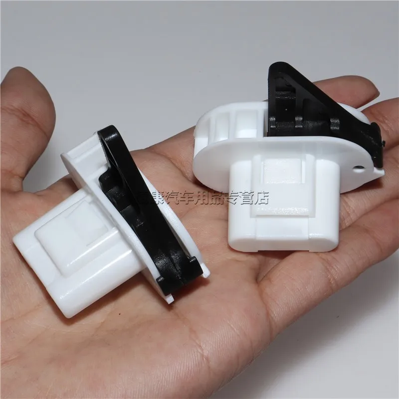 2Pcs for rear seat fastening fasteners Ford Forus old new Mondeo rear seat cushion connection fasteners