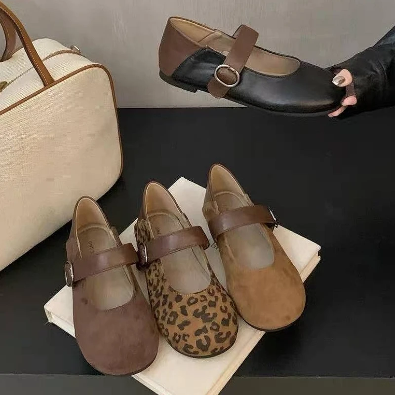 الرجعية جولة تو ماري جين أحذية النساء ليوبارد حزام مشبك الراحة الخريف الأحذية الإناث الضحلة ماركة غير رسمية حذاء مسطح النساء