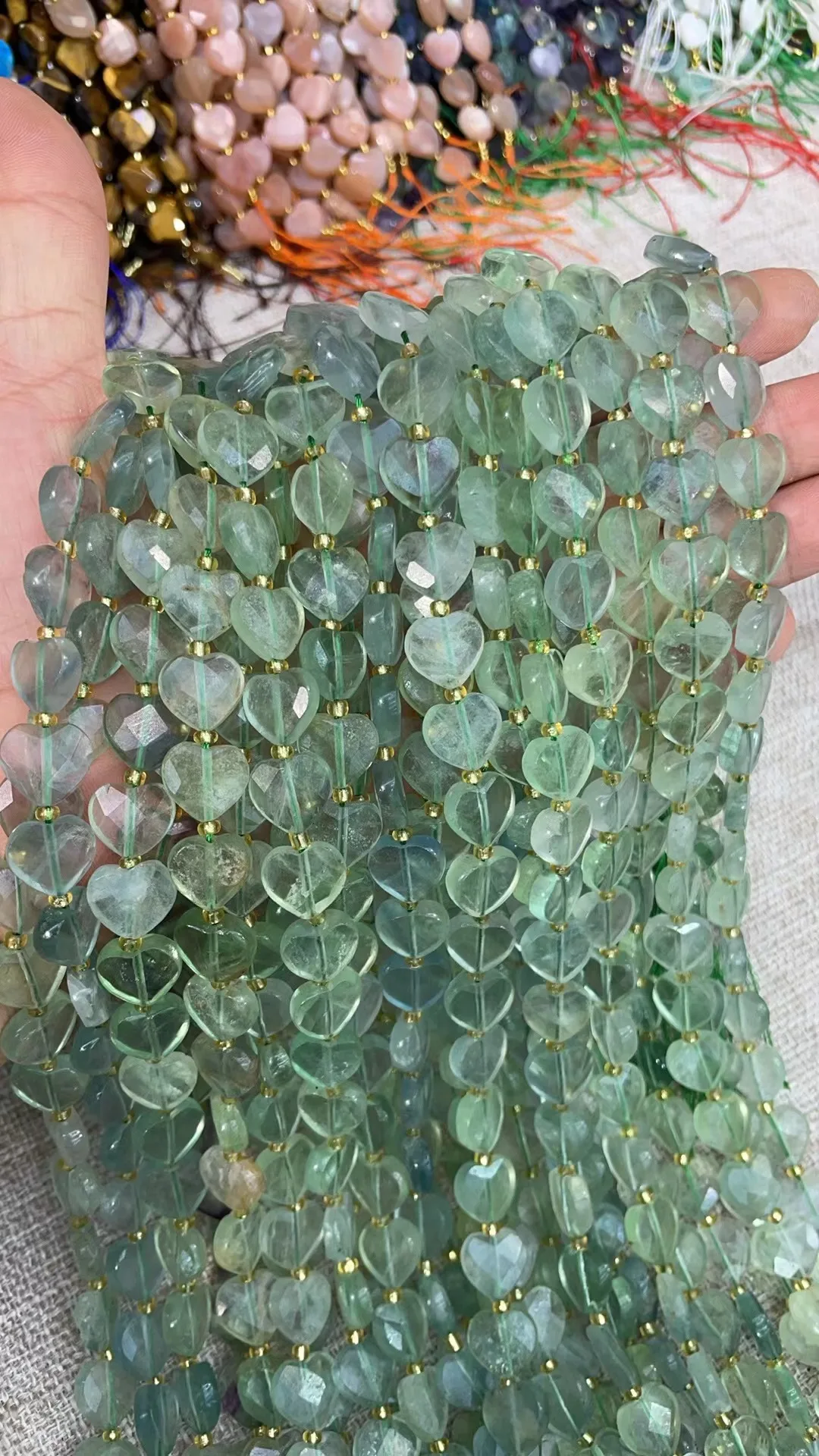 Natural Green Florite Cut face Heart Form 12x12mm Length Dagree 39cm Big Overview 29 Grain