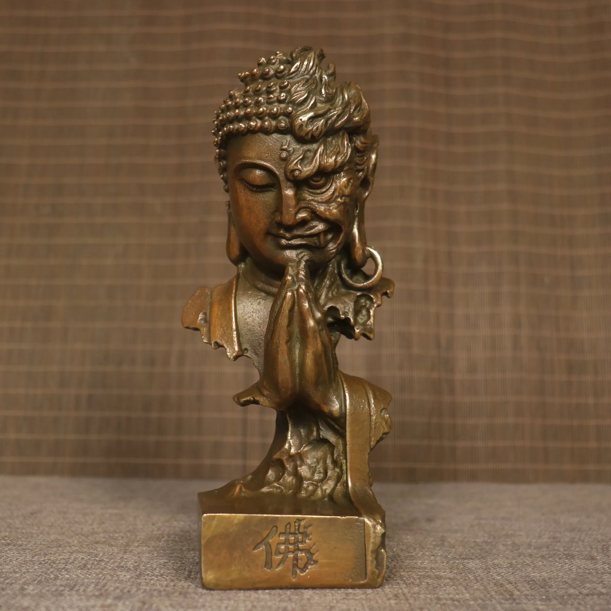 Vintage brass Chinese style Buddha statue creative ornament