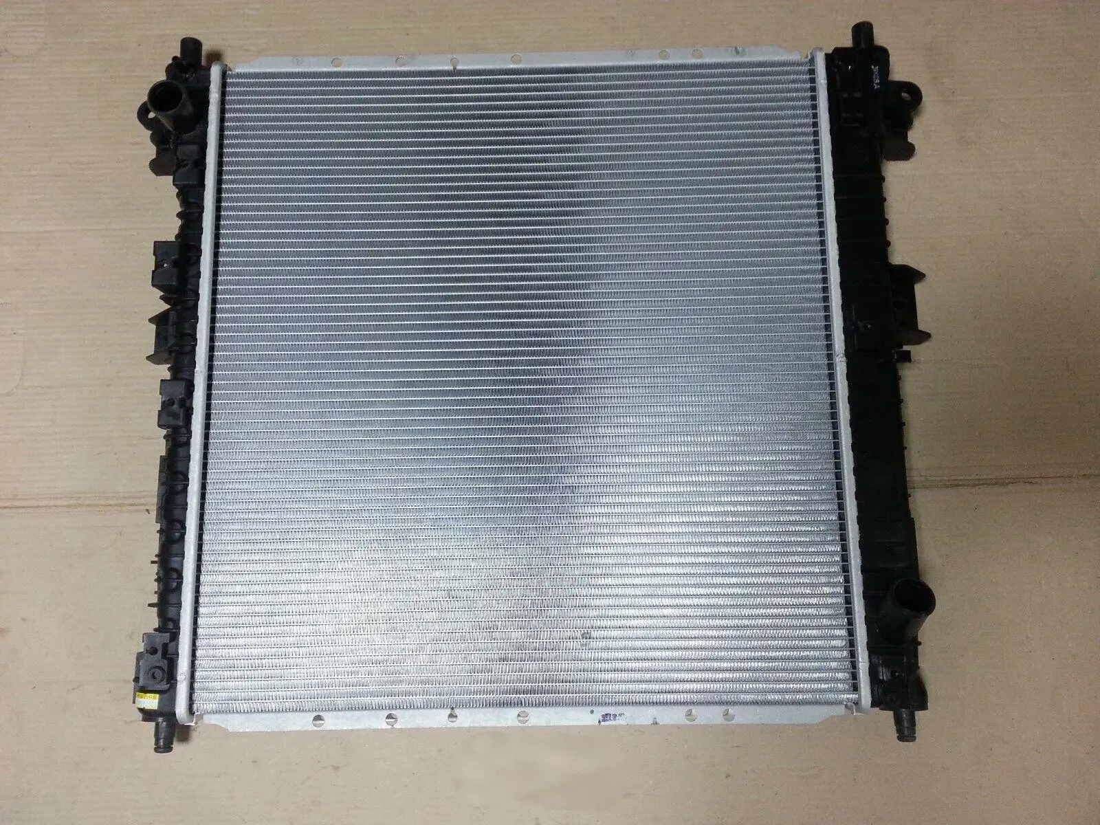 

Радиатор в сборе-охлаждение для Ssangyong Actyon Kyron 2131031231