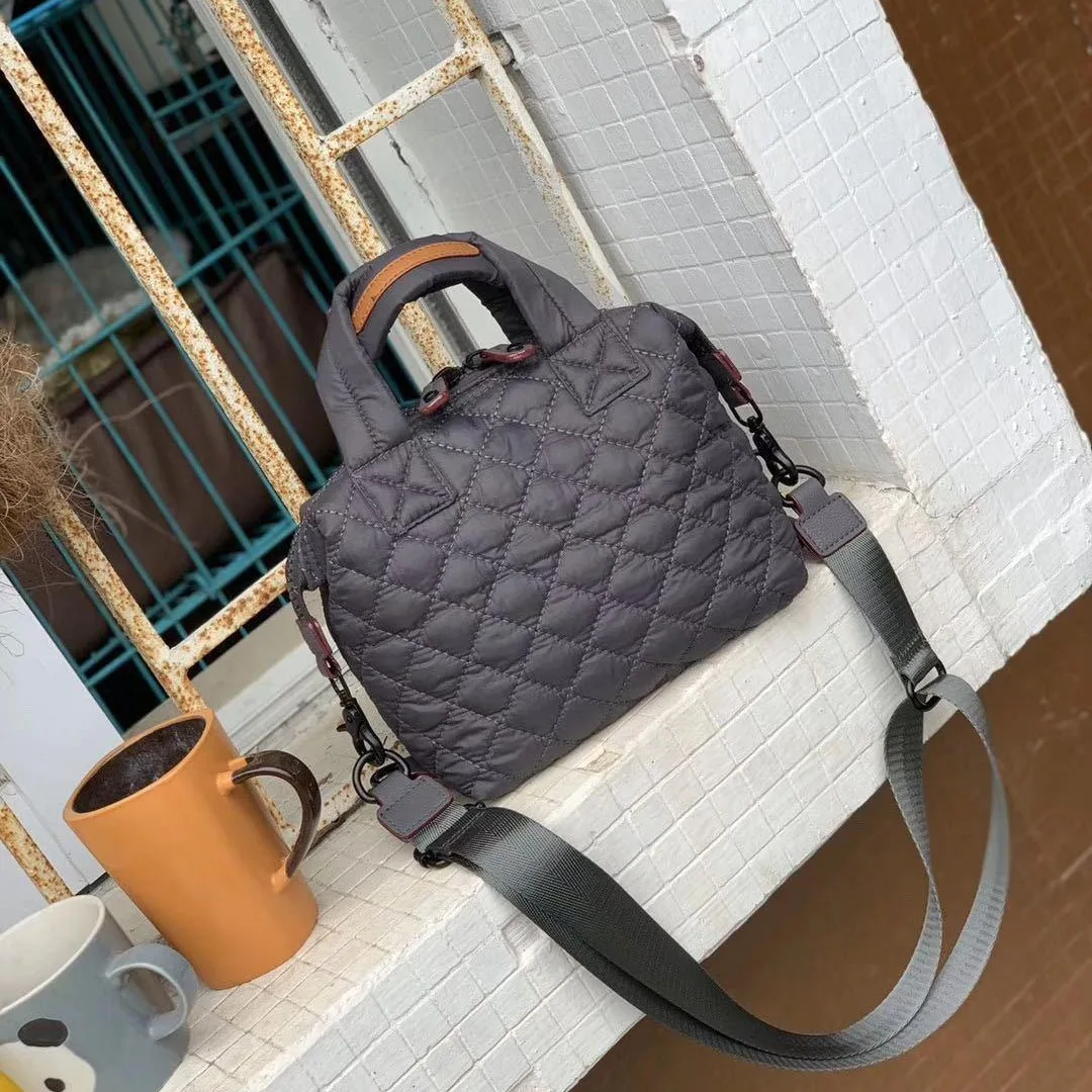 Fashion Lingge Quilted Women Shoulder Bags Padded Lady Handbags Casual Nylon Down Cotton Crossbody Bag Small Tote Puffer Bag2024