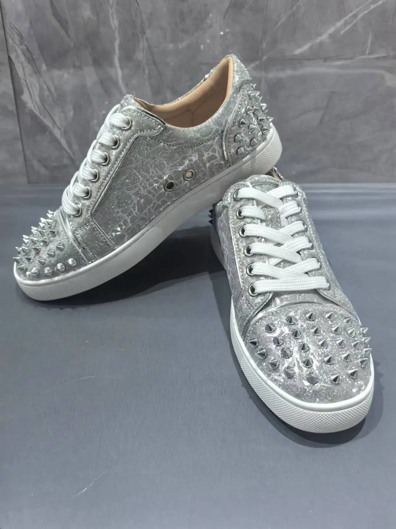 Genuine Leather Leisure Style Spring And Autumn Round Toe Women Or Men Shoes With Rivet Lace Up Large Size Flat Sport Shoes