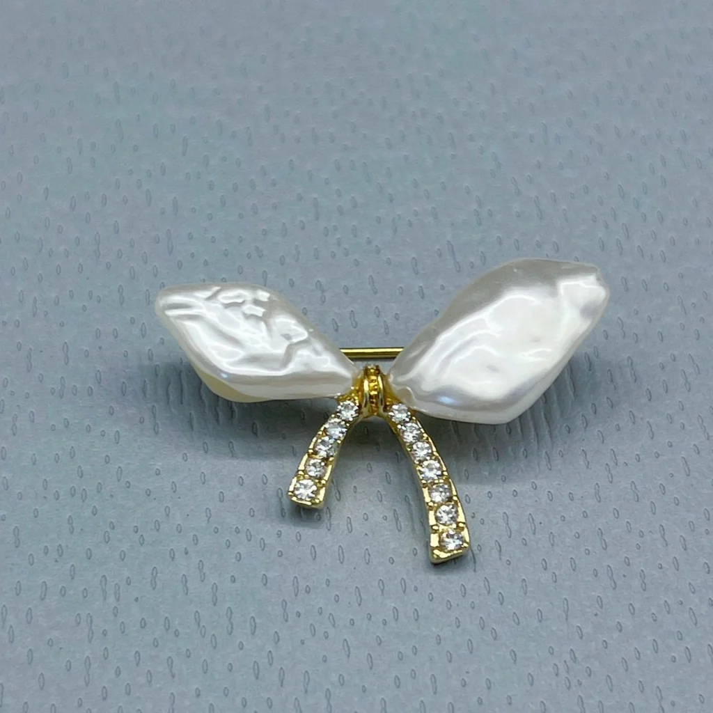 New Stylish Brooches, Clothing Embellishments, Corsages, Pins, Exquisite Brooches, Shoe Badge Pins, Elegant Scarf Clips, Couple Accessories, Unique Clothing Pins, Shoe Metal Badges, Shoe Accessories, Personalized Decorative Pins, High Aesthetic Value, Suit Lapel Pins, Bag Accessories, Best Matching Items, Metal Lapel Pins