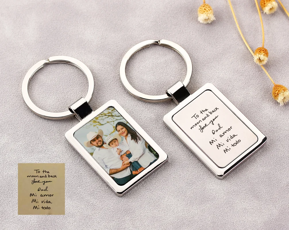 chaveiro-com-foto-personalizada-presente-de-aniversario-personalizado-presente-para-casal-presente-de-dia-dos-namorados-chaveiro-com-data-de-casamento-presente-para-ele