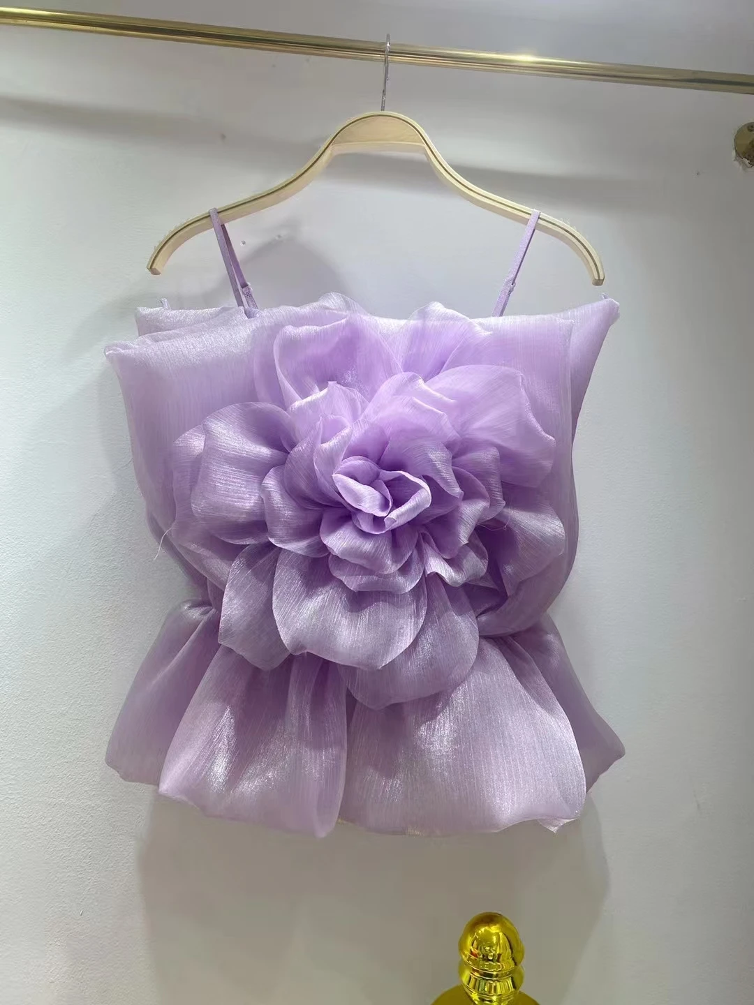 Sweet 3D Rose Decorated Mesh Strap Top Women's Summer Sleeveless Slimming Fashionable Vest Backless Short Length  Color