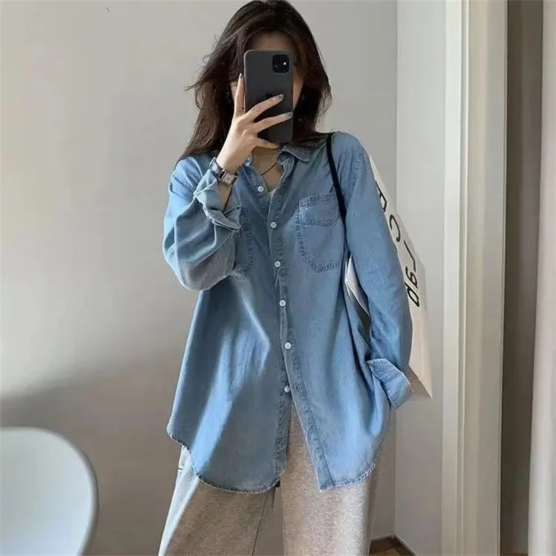 Blus Denim Wanita Fashion Musim Semi Kemeja Jeans Kancing Sebaris Tunggal Polos Blus Tipis Lengan Panjang Saku Atasan Koboi Kerah Jas