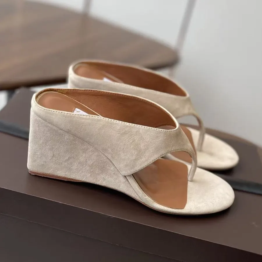 New Small Slope Heel Flip Flops Women's Summer Outerwear Fashion Beach Vacation Suede Leather Fashion High Heel Sandals