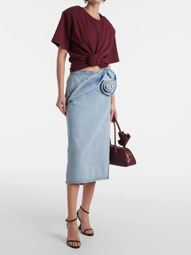 

2025 spring and summer new niche design sense three-dimensional flower decoration denim skirt women's high waist slimming packag