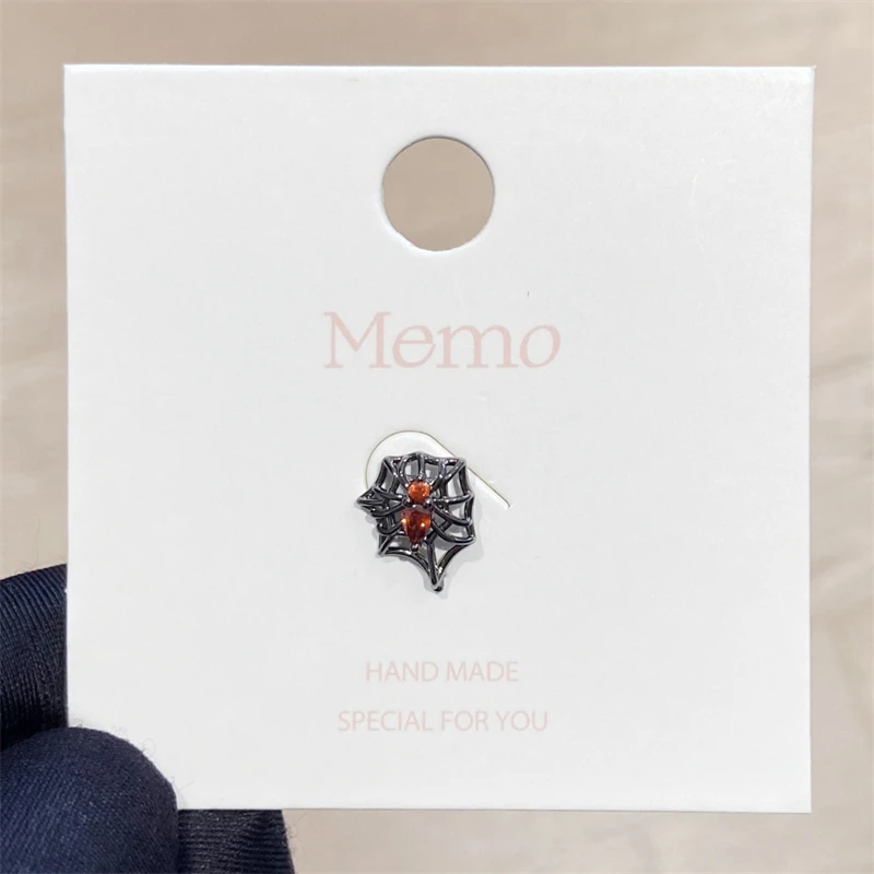 1 قطعة موضة جديدة القوطية نمط الزركون كريستال الأذن العظام مسمار 316L الطبية الأسود التيتانيوم الصلب أقراط للنساء Y2K مجوهرات بسيطة