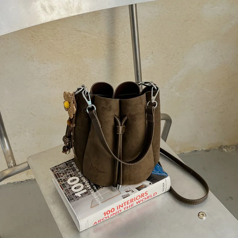 New Autumn Vintage Maillard Party Handbags Women Faux Suede Flower Petal Bucket Bag Elegant Commuter Shoulder Crossbody Bags