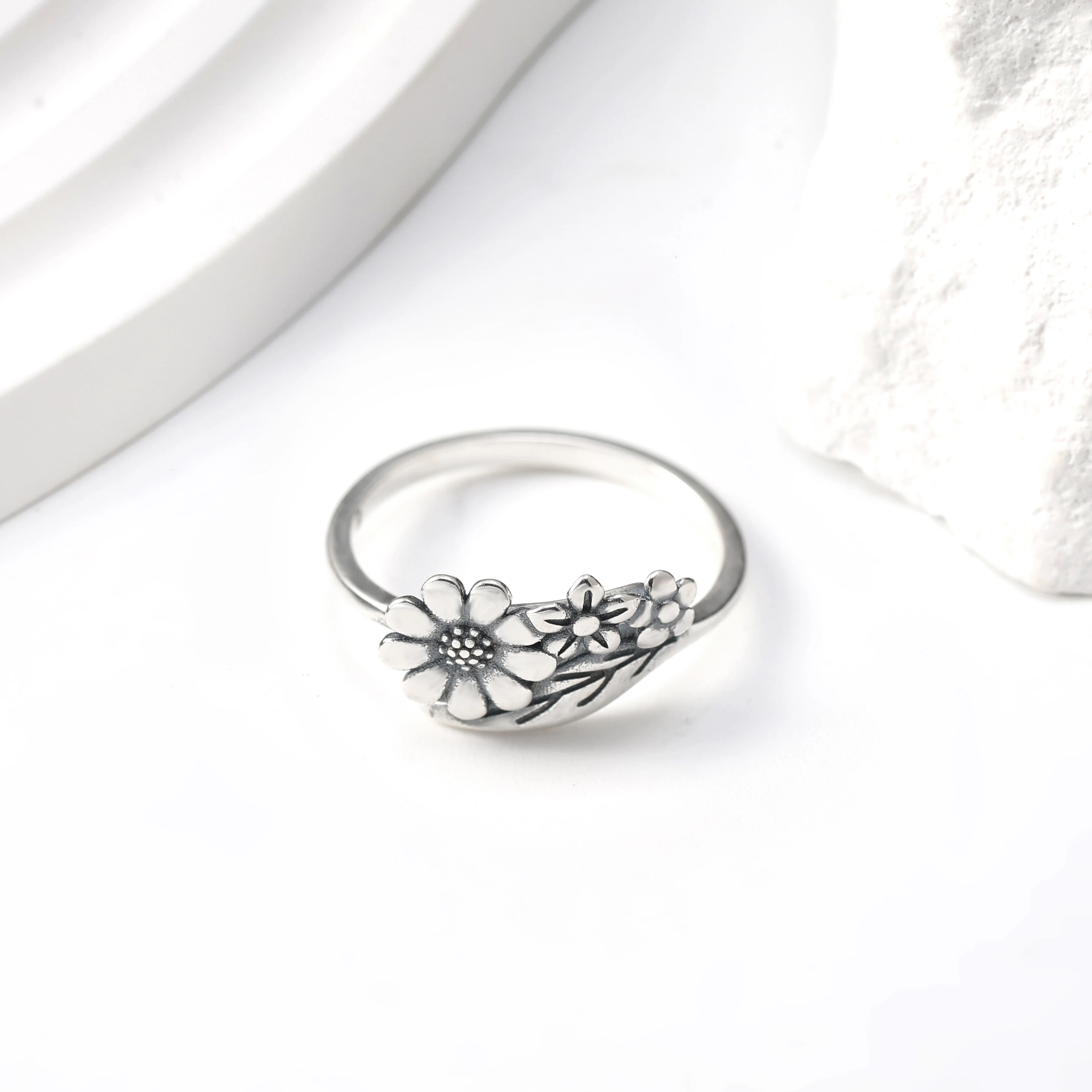 S925 جيمس أفيري خاتم لف الأزهار