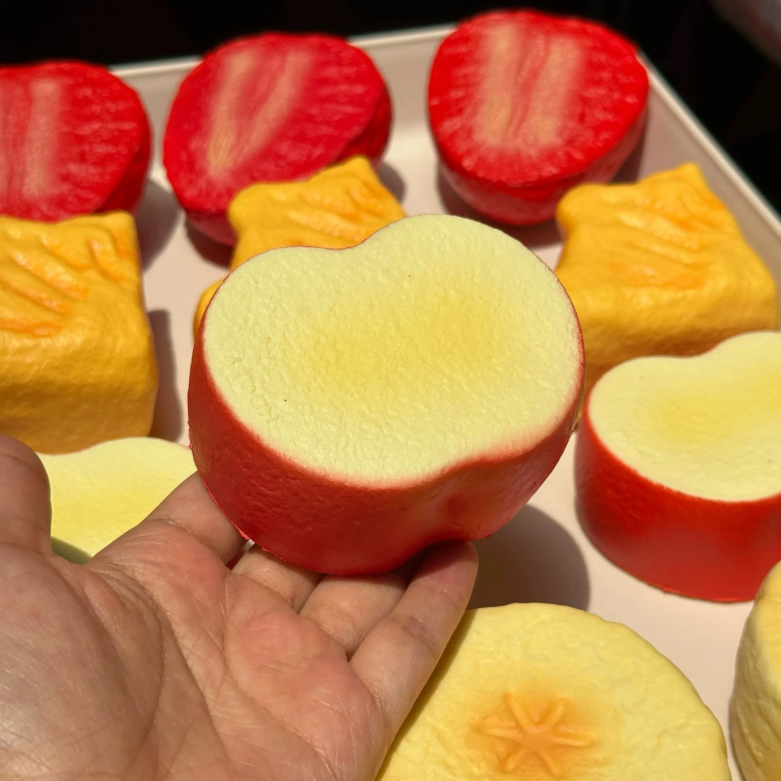 Juguetes de rebote lento de PU de fruta de simulación, plátano realista, manzana, fresa, piña, apretar, alivio del estrés, pellizco, Fidget blando