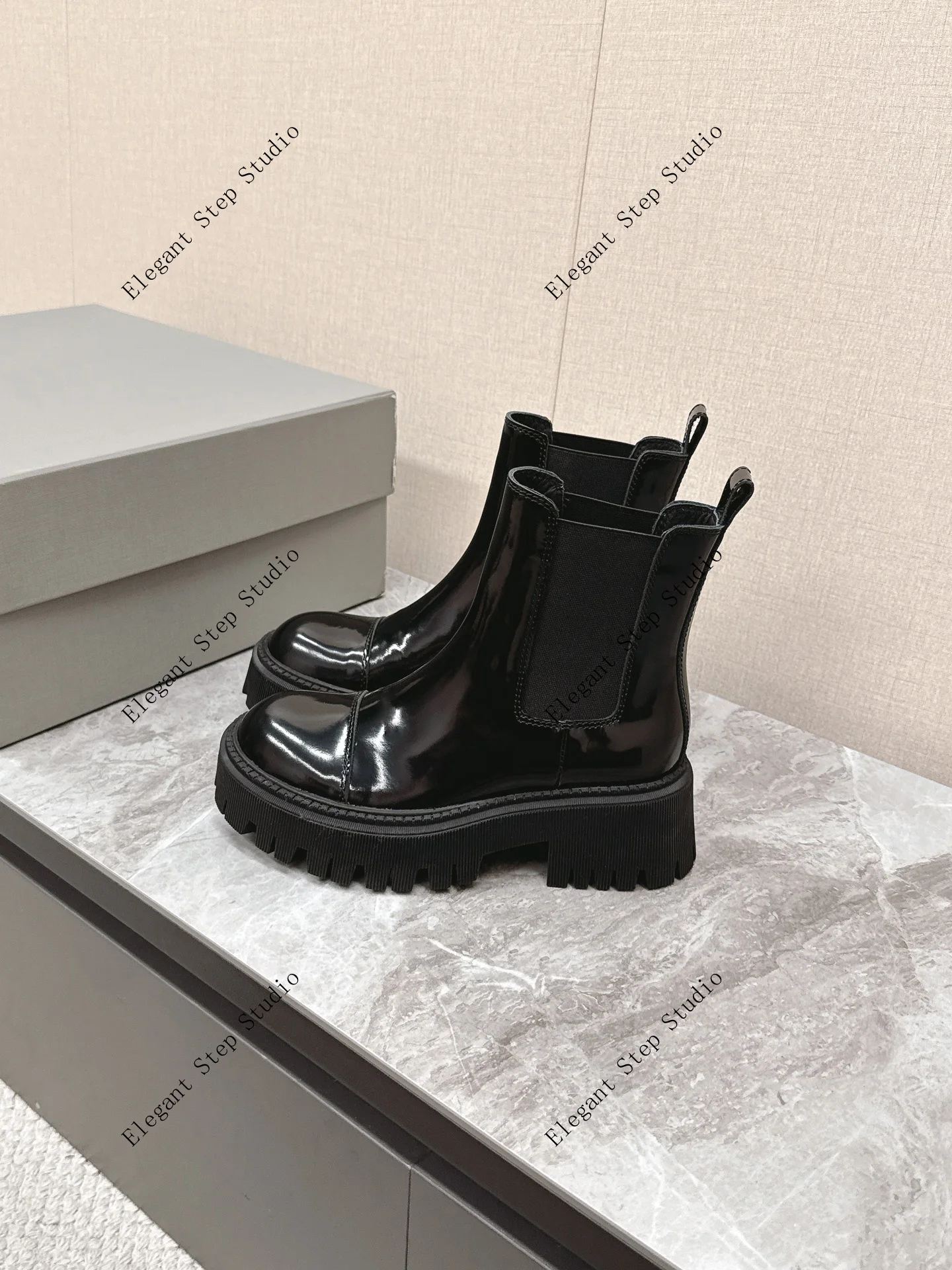 

Women's Shoes Leather Combat Boots
