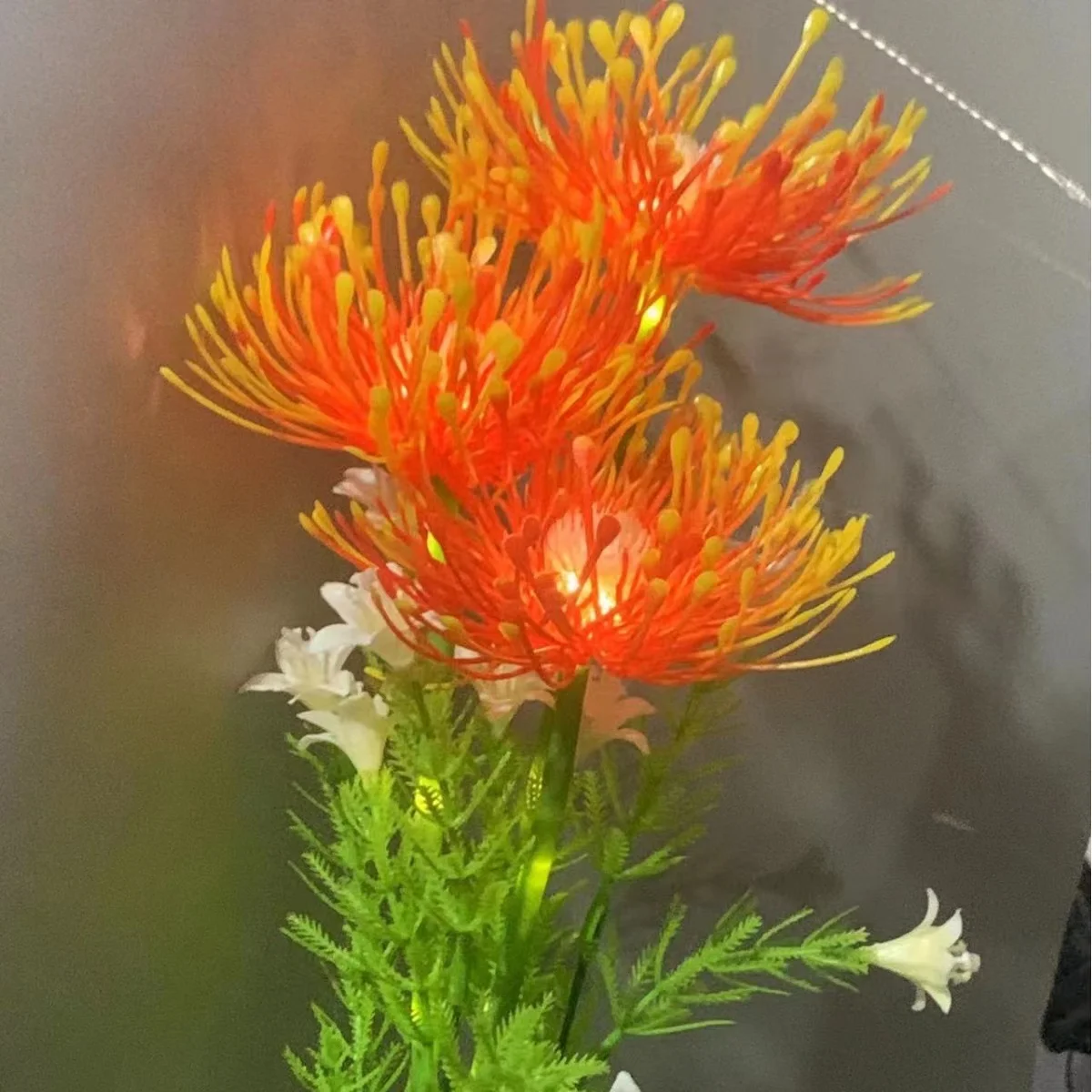 Nuova luce da prato per esterni al mare a LED ad energia solare Lampada da prato per erba simulata a LED