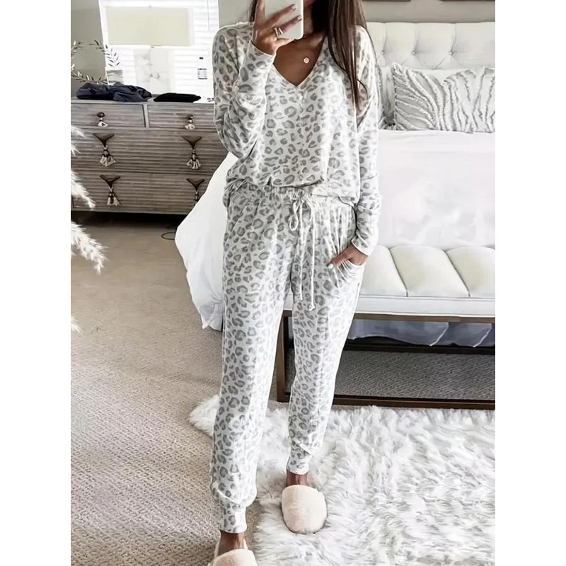 Two-Piece Set Women's Leopard Print Drop Shoulder Top & Drawstring Pants Pajama Set, Casual Comfy Long Sleeve V Ne Top & Poet Tr