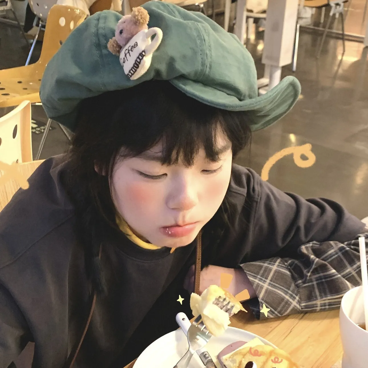 Coffee Puppy Cute Tipped Octagonal Hat Spring and Summer Thin Face Small Literary Painter Hat Newsboy Hat Student