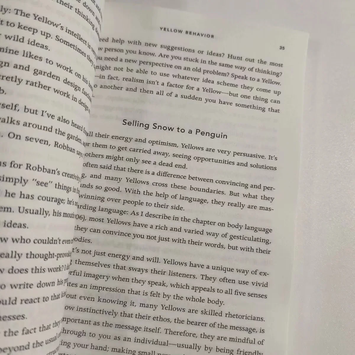 Circondato da pazzi i quattro tipi di comportamento umano di Thomas Erikson libro inglese Bestseller Novel Libros Livros