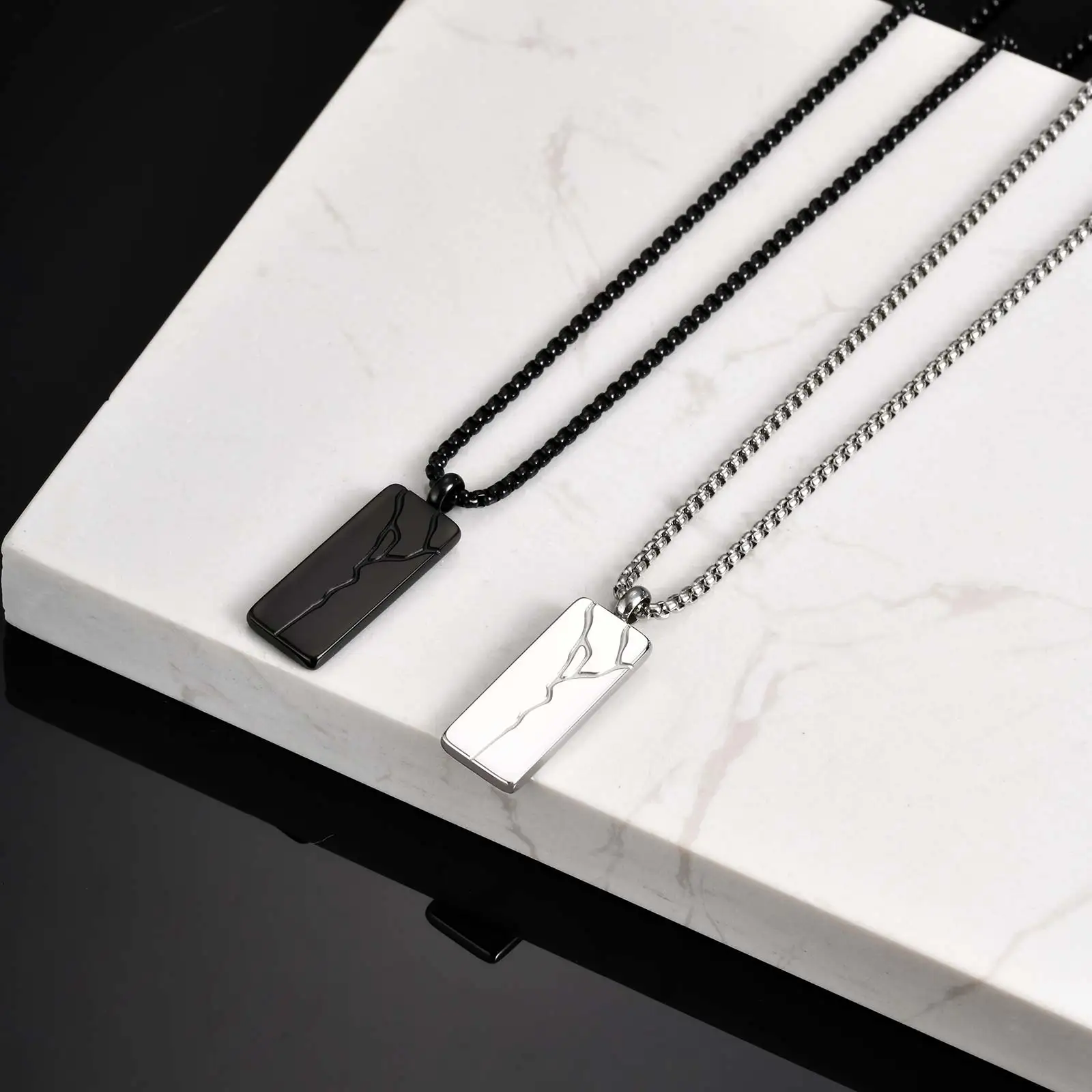 Stainless Steel Punk Cracked Square Pendant Necklace for Men, Minimalist Hip Hop Geometric Necklace Box Chain, Fashion Jewelry