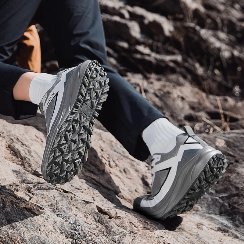 Men's Spring New Arrival Thick Soles Anti-Slip Outdoor Hiking Sports Shoes with Breathable Anti-Odor Mesh Design (Size 48)