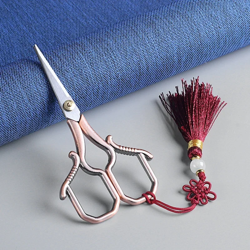 Retro Craft Scissors Stainless Steel Square Handle Household DIY Embroidery Thread for Sewing Cutting Cloth with A Chinese Knot