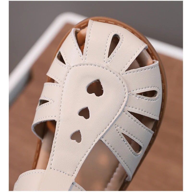 Sandals for Baby Girls Summer Cut-Outs Heart-shaped Lolita Princess Shoes Fashion Children\'s beach Sandals Kids Garden Shoes