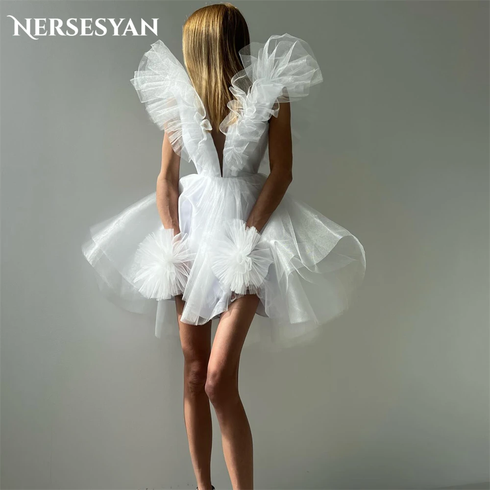 

Nersesyan Sexy Pure Tulle Wedding Dresses Deep V-Neck Pleats Sleeveless Bridal Gowns Backless Bride Dress Mini A-Line No Gloves