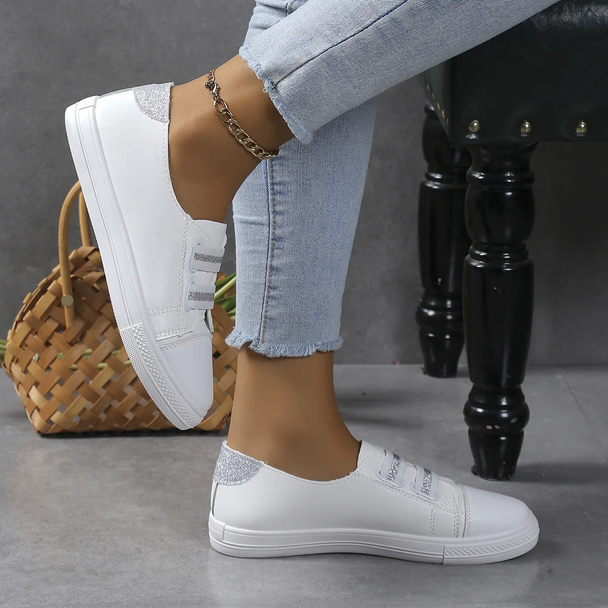 Women Casual Shoes with Thick Bottom 2024 New Style for Spring and Autumn Women Sneakers Couple Sports Casual Skate White Shoes