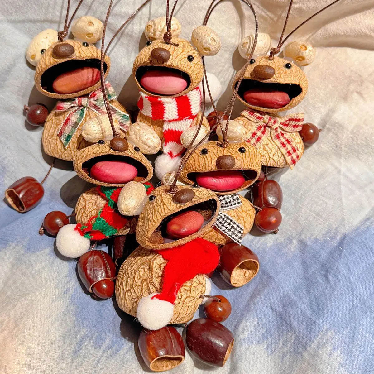 Natural Fruit Shell Rattle Pendant, Handmade Backpack Scarf, Bow Tie, Bear Wind Chime, Ringing Pendant, Car Key Pendant