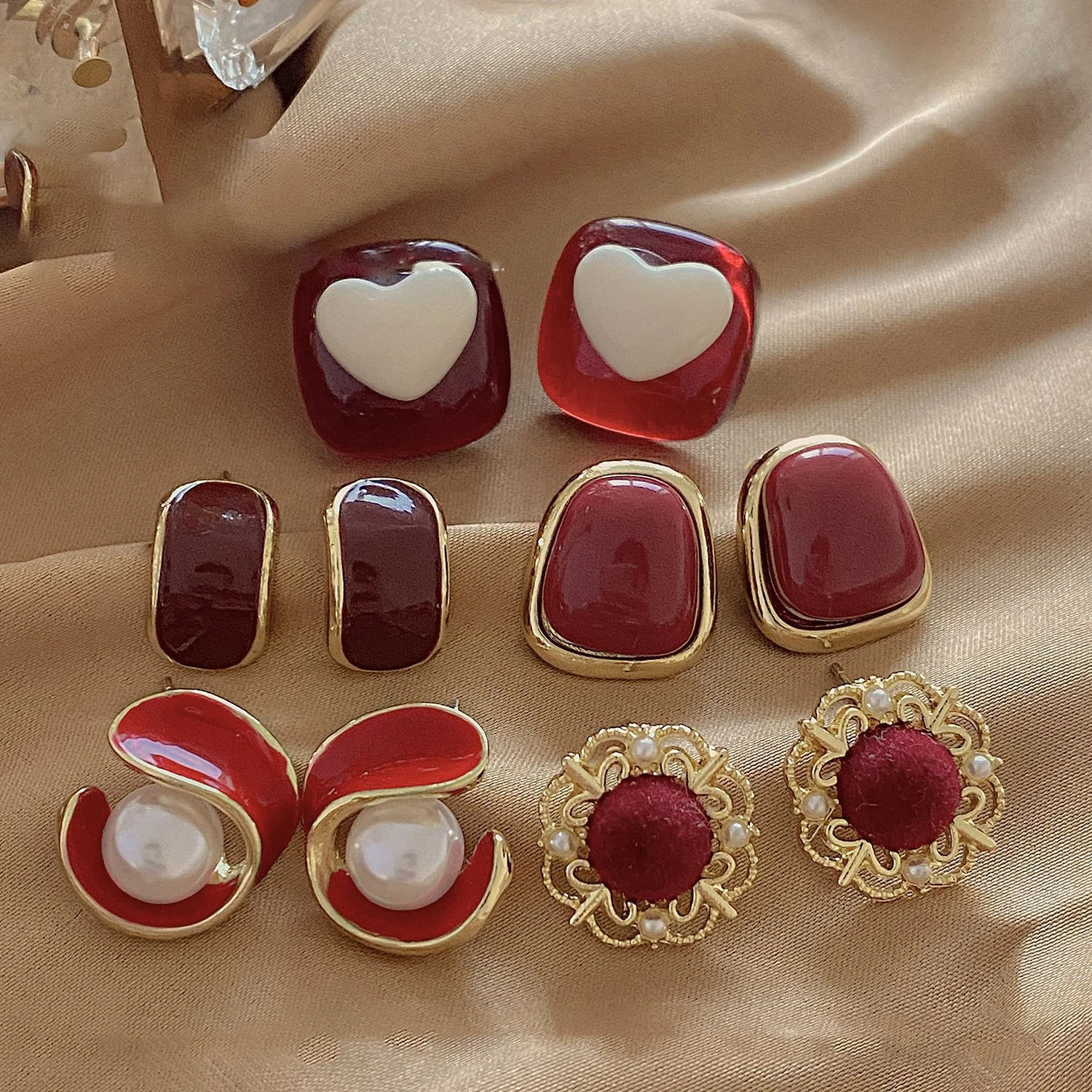 Minimalistische weinrote quadratische Ohrstecker für Damen, goldfarben, Kreis, Vintage-Geometrie, Herz-Ohrringe, 2025, neuer Design-Schmuck – Detail 1