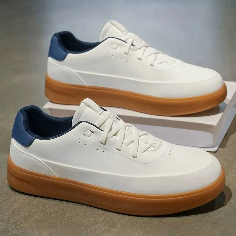 

Новые оригинальные мужские кожаные туфли 2026 года, повседневные туфли с легкой мягкой подошвой, маленькие белые туфли для мужчин