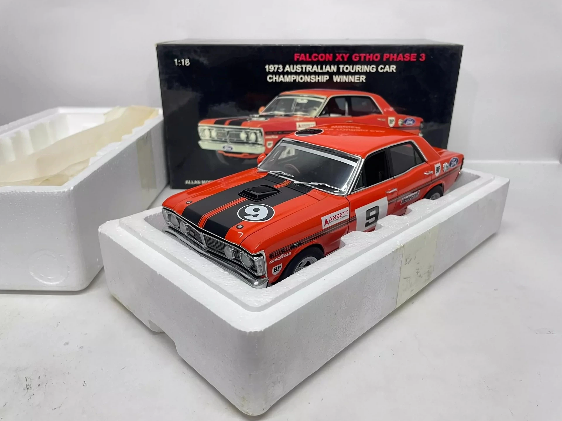 

Autoart 1:18 Falcon XY GTXO 1973 #9 Simulation Limited Edition All Open Alloy Metal Static Car Model Toy Gift