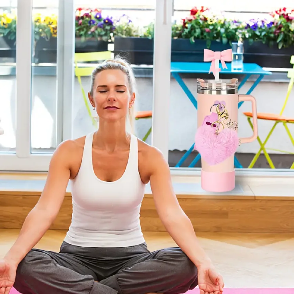 مجموعة إكسسوارات الأكواب مكونة من 6 قطع لكوب ستانلي بما في ذلك غطاء من القش مقاس 10 مم وحامل أحمر شفاه ساحر على شكل فراشة وحذاء من السيليكون