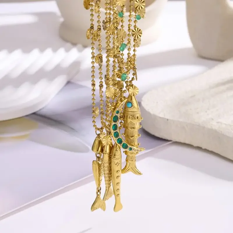 قلادة عصرية على شكل سمكة 2025 - ستانلس ستيل مع كريستال معدني |   مجوهرات بياقة بيز للسيدات، هدية عصرية