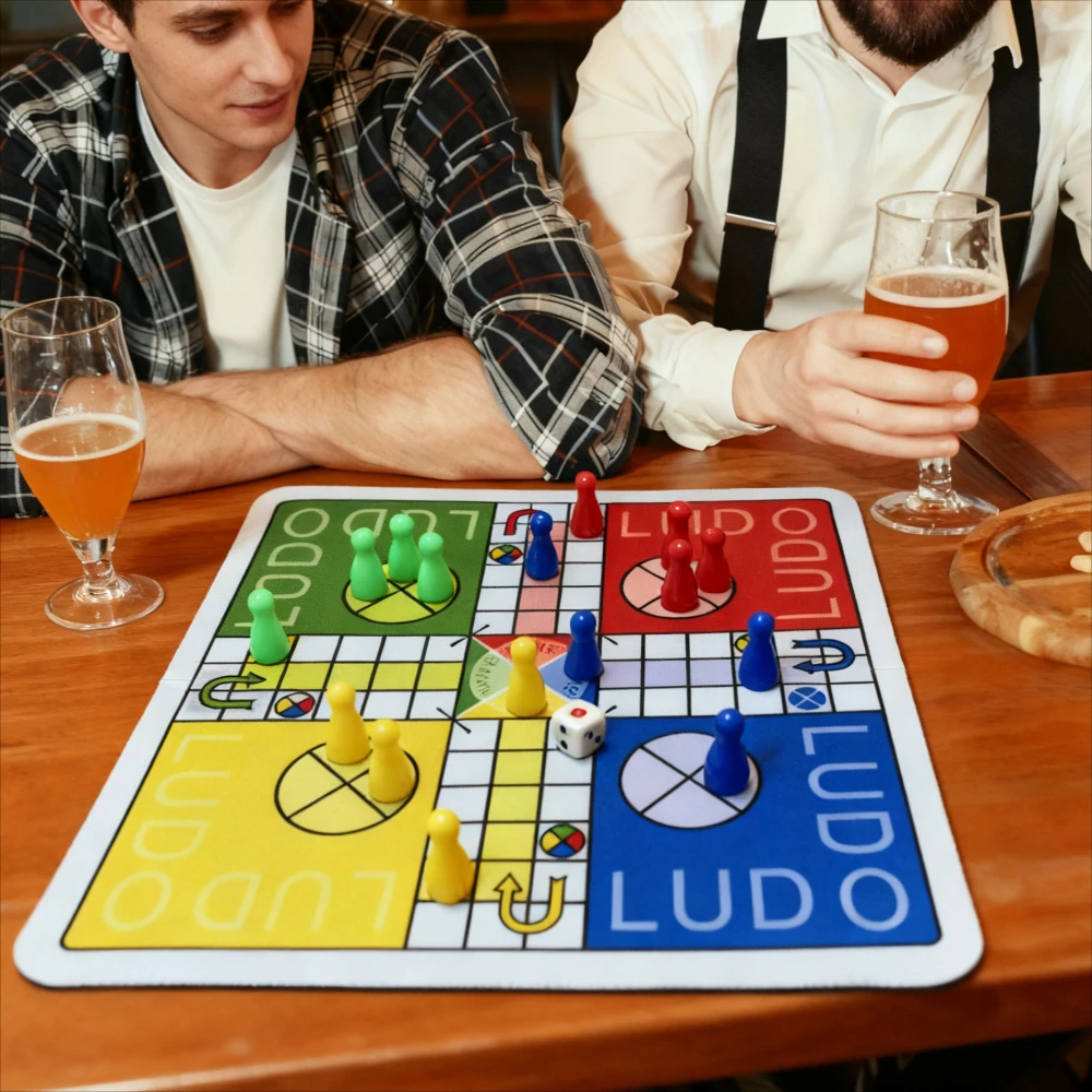Tablero de Juego LUDO con Piezas Numeradas y Dados - Juego de Mesa Clásico de Estrategia Adecuado para Noches de Juego en Familia, Fiestas, Viajes