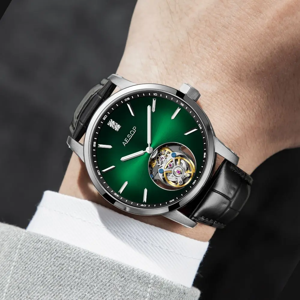 ساعة ايسوب الفاخرة بحركة توربيون الطائرة اليدوية للرجال ساعة ميكانيكية مجوفة متدرجة بمينا أورورا ساعة عصرية