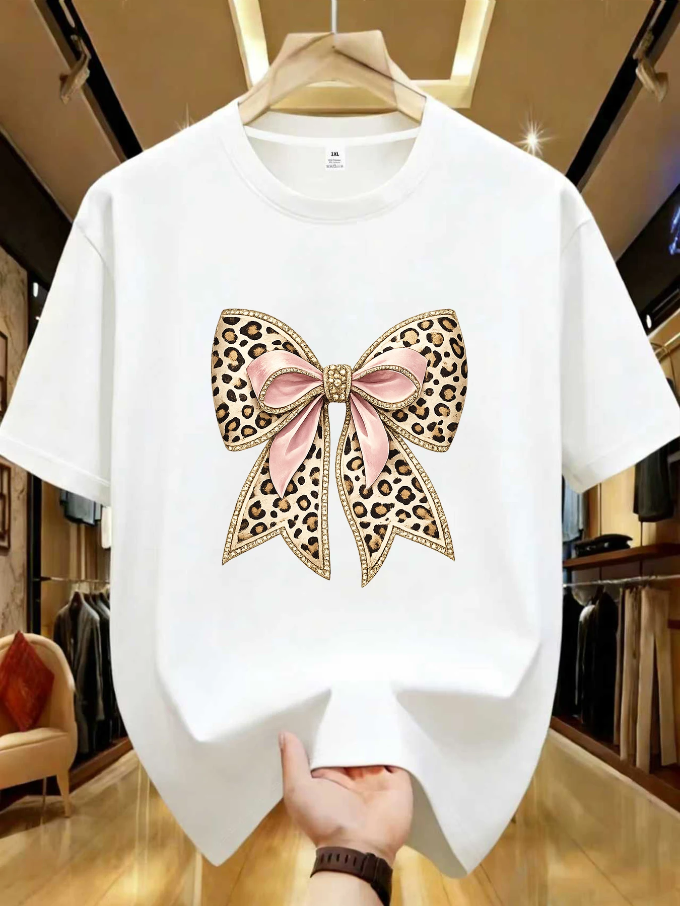 

【WDS0159】Женская футболка с леопардовым принтом и бантом, больших размеров, с круглым вырезом, летняя, повседневная, с короткими рукавами, в уличном стиле, универсальная.