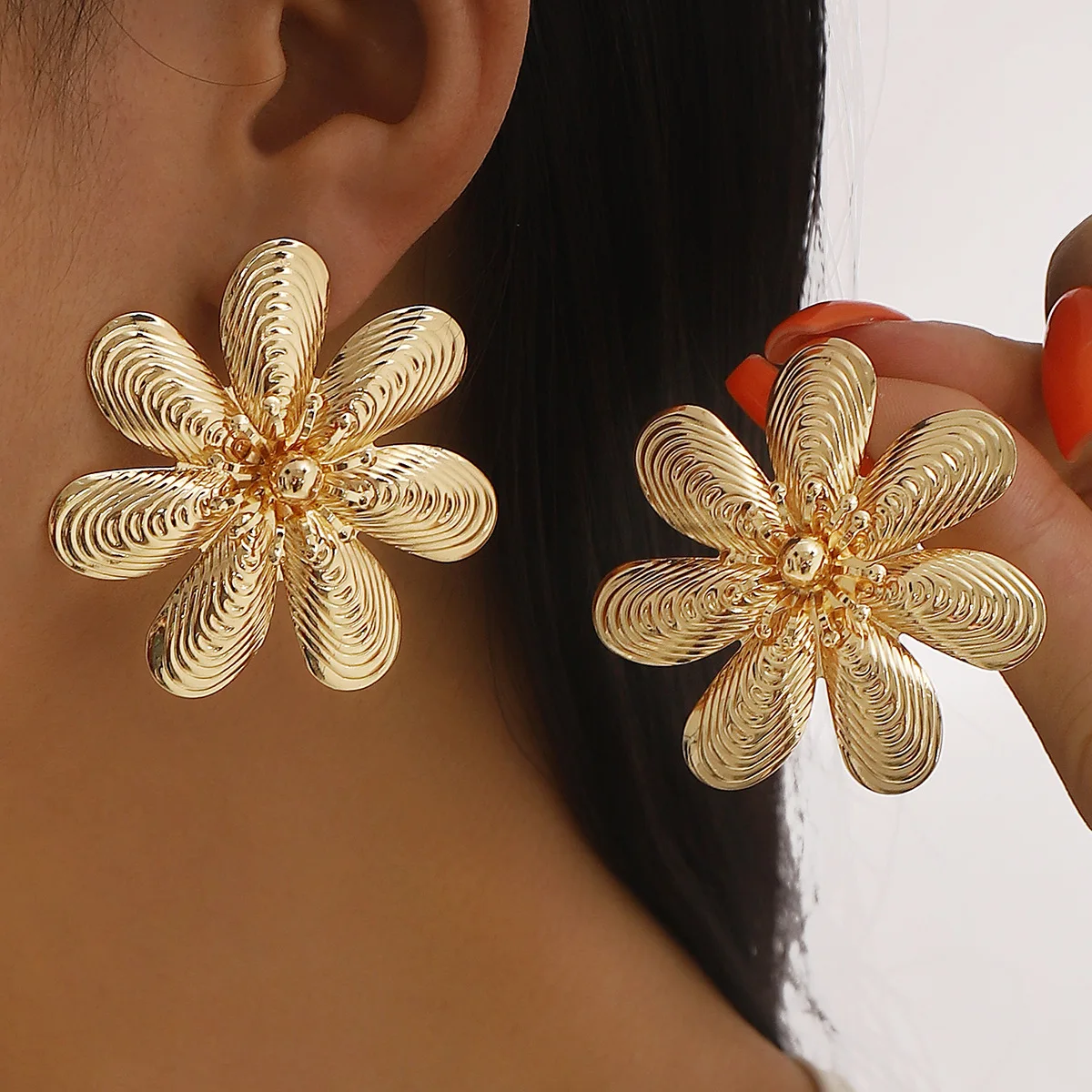 Statement Fluted Flower Stud Earrings Dramatic Ribbed Metallic Blossom Oversized Mirror Polish Disco Party Ear Jewelry