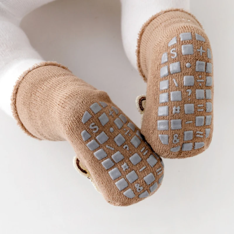 الوليد الشتاء أفخم جوارب يمكن السير بها على الأرض 0-2Year الطفل حلقة الدافئة المضادة للانزلاق منتصف أنبوب جورب لطيف الكرتون الدب جورب الصلبة القطن الاطفال الأحذية